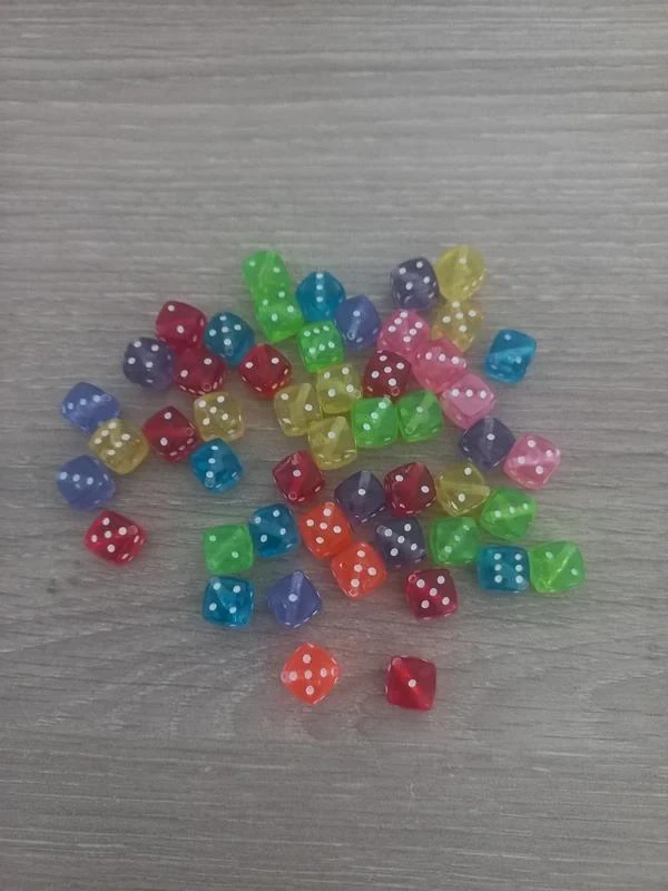 Lot De Perles "Dé" Multicolores
